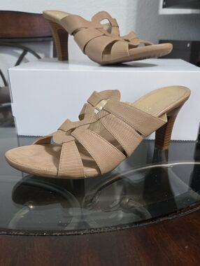 AEROSOLES Tan Strappy Mid-Heel Slide Mules